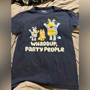 Women’s M Bluey tshirt